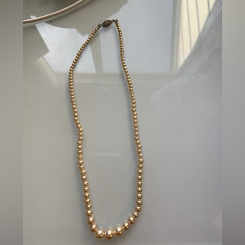 1970’s Champagne Pearl Necklace - Picture 4 of 6